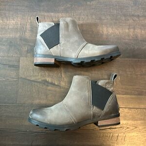 Sorel Emelie Chelsea boots